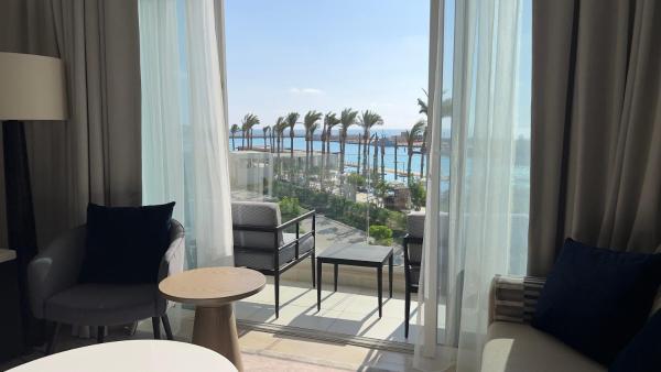 Foto 4: Marassi, Luxury Suite in Address Beach resort! service apartment