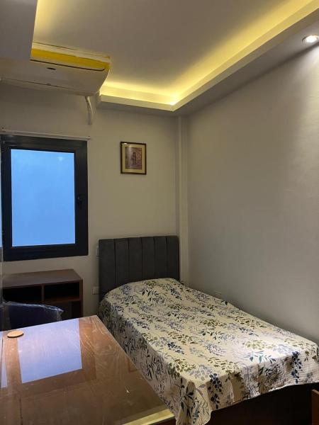 Nella foto è visibile l'oggetto private room in shared apartment New Cairo situato nella città di Il Cairo.