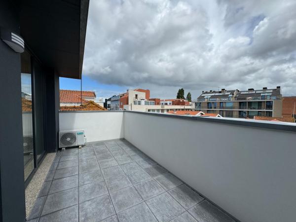 The photo shows the LucasApartment located in the city of Aradas.