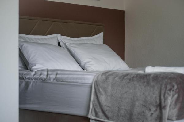 På billedet ses objektet Urban Escape Studio Apartment beliggende i byen Visoko.