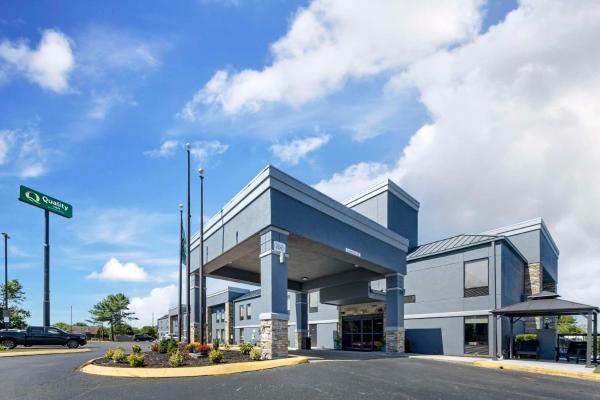 A la foto es mostra l'objecte Quality Inn Clarksville - Exit 11 situat a la ciutat de Clarksville.