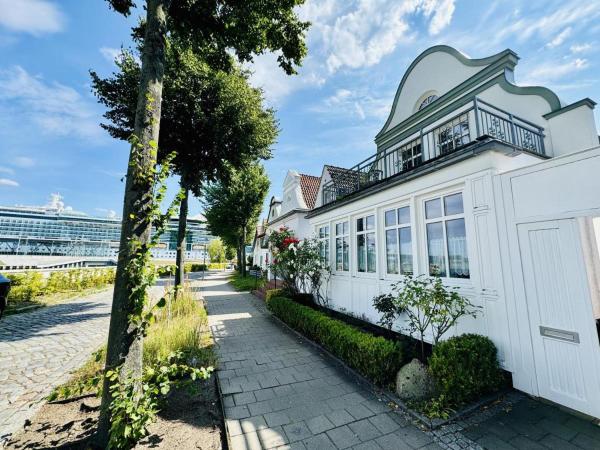På billedet ses objektet Haus Vier Freunde, Vincent beliggende i byen Warnemünde.