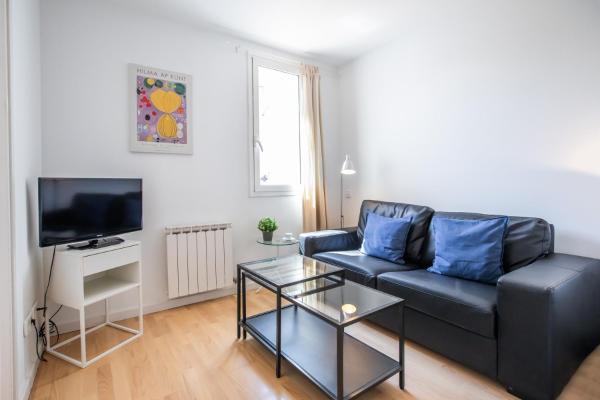 23PTBG1090 - Beautiful 2BR Apartment near Sants, Barcelona