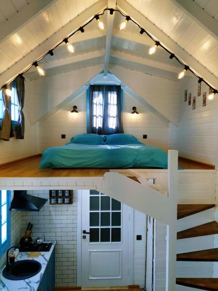 A la foto es mostra l'objecte Kendinator Tiny house situat a la ciutat de Müqtǝdir.
