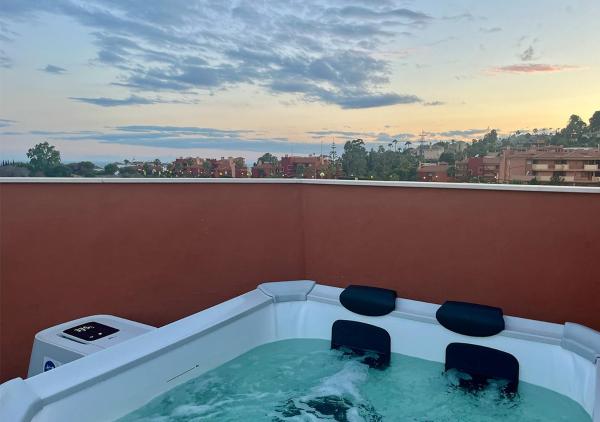 Penthouse Paradise Marbella - Jacuzzi & Sea Views! - Marbella