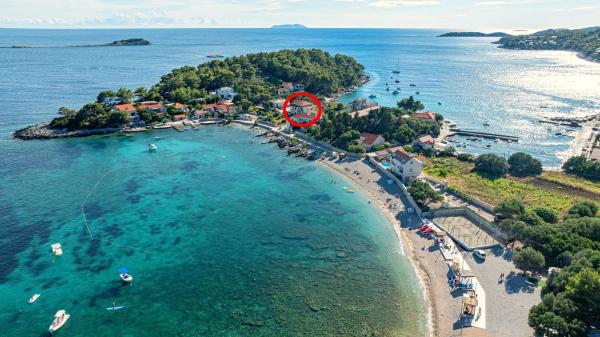 Na fotografii je vidět objekt Apartments by the sea Prizba, Korcula - 22068 nacházející se ve městě Blato.