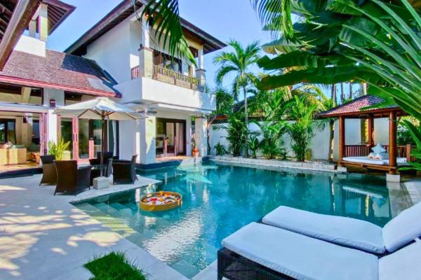 Στη φωτογραφία φαίνεται το αντικείμενο Charvi 1 BR Private Pool Villa ZN148 που βρίσκεται στην πόλη Ujung.