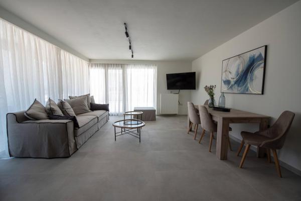 A la foto es mostra l'objecte N & M Suites situat a la ciutat de Igoumenitsa.