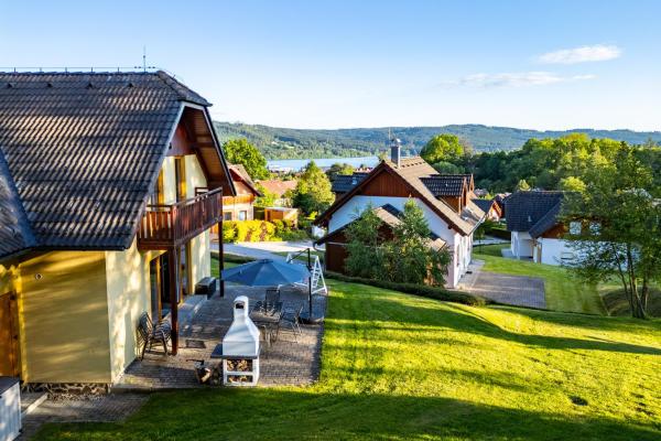 Na fotografii je vidět objekt Lipno villa Kleiner nacházející se ve městě Kramolín.