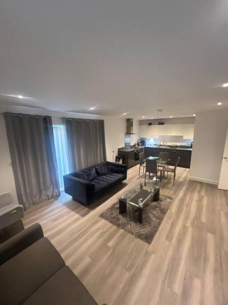 2 bed luxury apartment, London