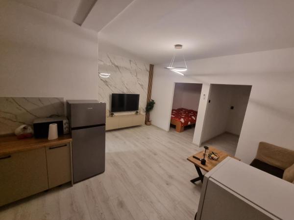A la foto es mostra l'objecte Carski Apartments situat a la ciutat de Mostar.