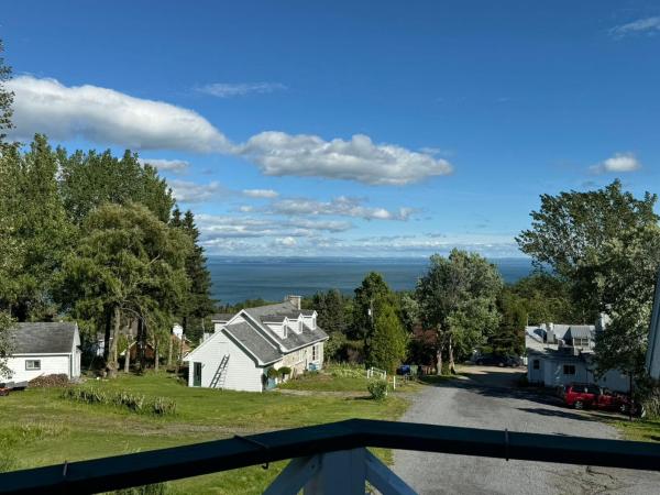 På bildet vises objektet Auberge des Nuages som ligger i byen La Malbaie.