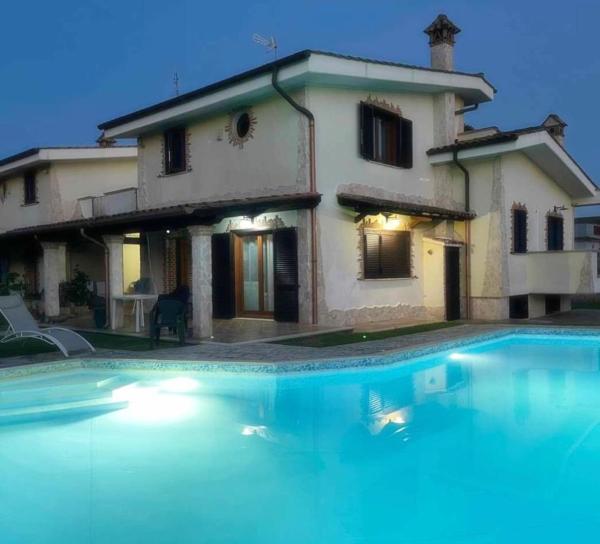 På billedet ses objektet Luxury B&B Resort beliggende i byen Anzio.