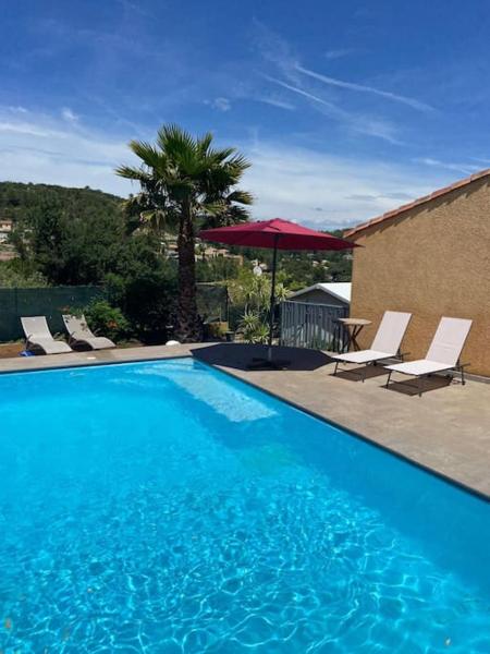 A la foto es mostra l'objecte Gîte la Villa Cerisier situat a la ciutat de Cabasse.