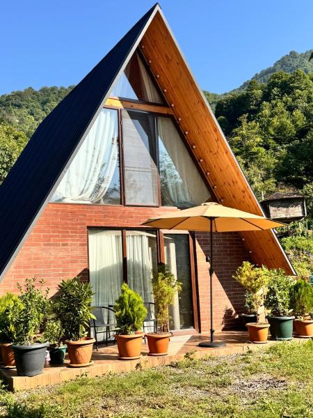 A la foto es mostra l'objecte Cottage Kedkedi Machakhela situat a la ciutat de Khelvach'auri.