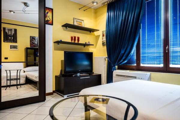 A la foto es mostra l'objecte Cozy Suite Rogoredo Apartment next to the metro and train station situat a la ciutat de Milà.