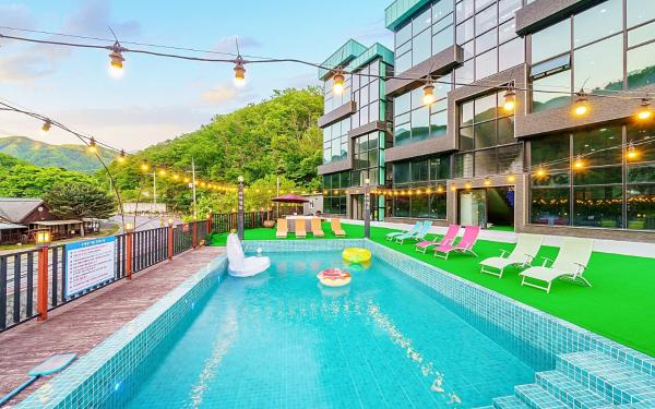 A la foto es mostra l'objecte Avianto kids poolvilla situat a la ciutat de Yangjin.