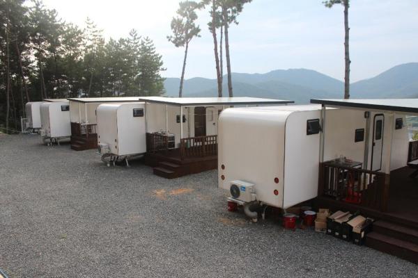 På billedet ses objektet Sandlebada caravan beliggende i byen Goseong.