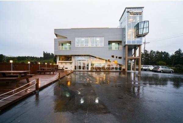 La photo montre l'objet La Comma Pension situé dans la ville de Seogwipo.