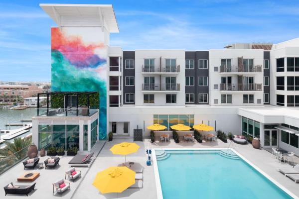 Na fotografii je vidět objekt Residence Inn by Marriott Clearwater Beach nacházející se ve městě Clearwater Beach.