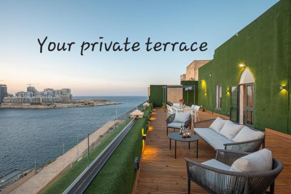 A la foto es mostra l'objecte The Iconic Terrace Valletta situat a la ciutat de La Valletta.
