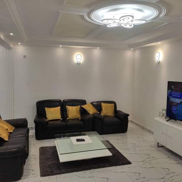Nella foto è visibile l'oggetto Appartement meublé à Simbock non loin de Dovv situato nella città di Mbankomo.