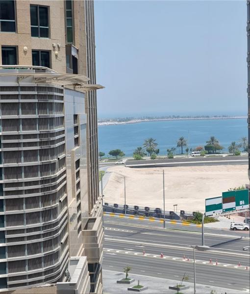 Na fotografii je vidět objekt Cornich Street - Suave Sea View Room nacházející se ve městě Abú Zabí.