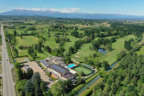Nella foto è visibile l'oggetto Golf Hotel Cavaglià situato nella città di Cavaglià.