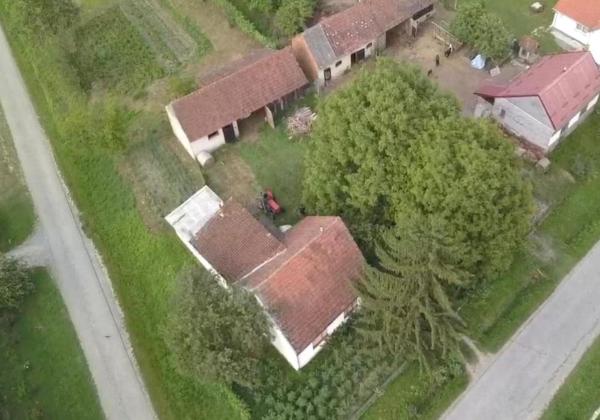 En la foto se muestra el objeto Kuća na selu ubicado en la ciudad de Grubišno Polje.