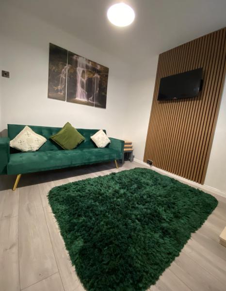 A la foto es mostra l'objecte Lime Cottage situat a la ciutat de Mountain Ash.
