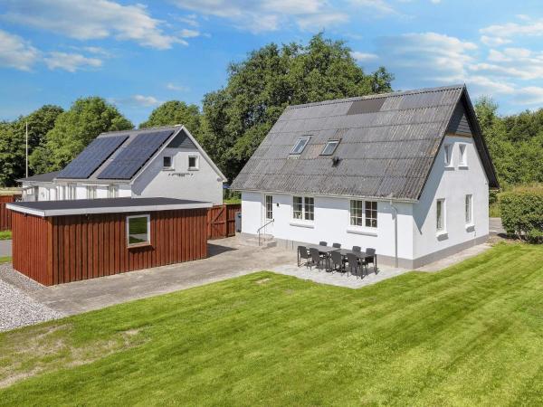 The photo shows the 4 star holiday home in Farsø-By Traum located in the city of Års.