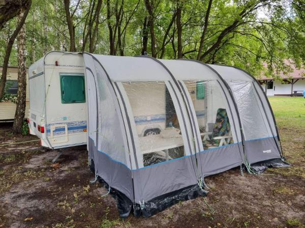 写真にはKlocek市にあるCampingが写っています。