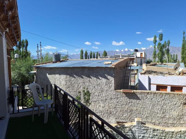 A la foto es mostra l'objecte Gyalson Guest House Ladakh by LexStays situat a la ciutat de Leh.