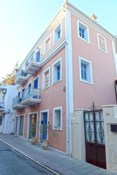 På bildet vises objektet Preveza Palazzo som ligger i byen Preveza.