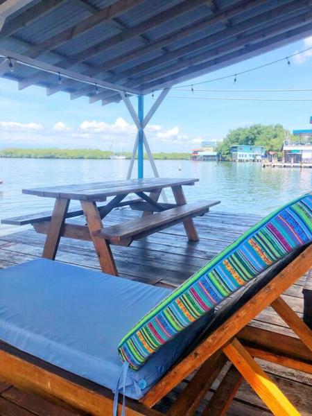 Oceanfront, Quiete and Convenient Location, Bocas del Toro