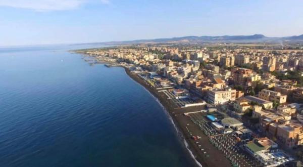 照片显示了位于Ladispoli市的CASA al MARE物件。