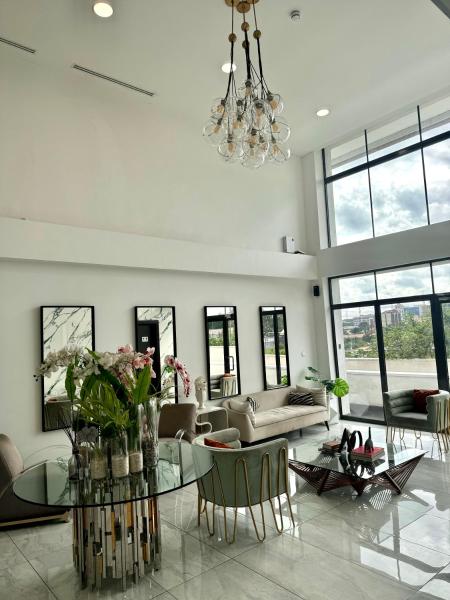 照片显示了位于Okponglo市的Luxury Studio Suite 10 mins from Kotoka Airport Accra物件。