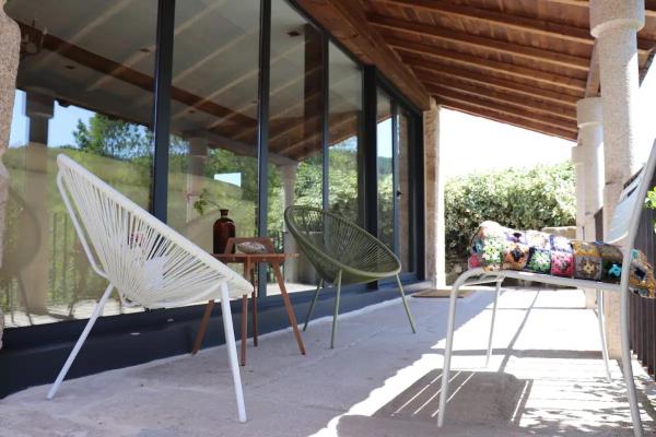 写真にはRibas del Sil市にあるLuxury Pombarが写っています。
