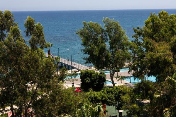 Molos Luxury Sea View Apartment - Limassol