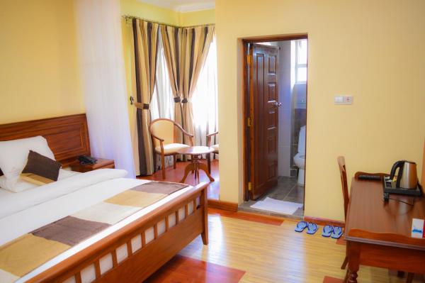 Foto 5: Red Ruby Hotel
