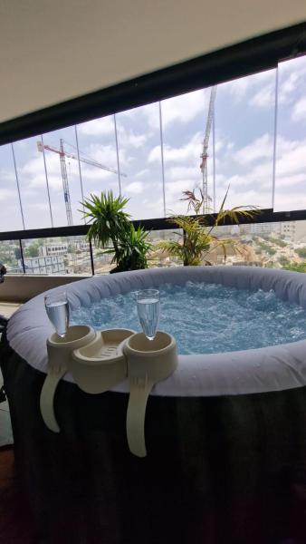 A la foto es mostra l'objecte Luxueux Studio avec jacuzzi et salle de sport situat a la ciutat de Casablanca.