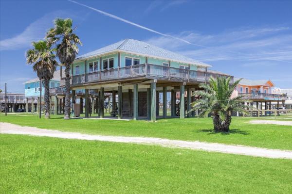 På billedet ses objektet Surfside Retreat - Beautiful Views & Steps from the Beach! beliggende i byen Freeport.