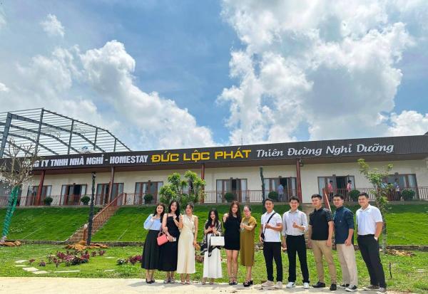 A la foto es mostra l'objecte Khách sạn Đức Lộc Phát situat a la ciutat de Bu Yal (1).