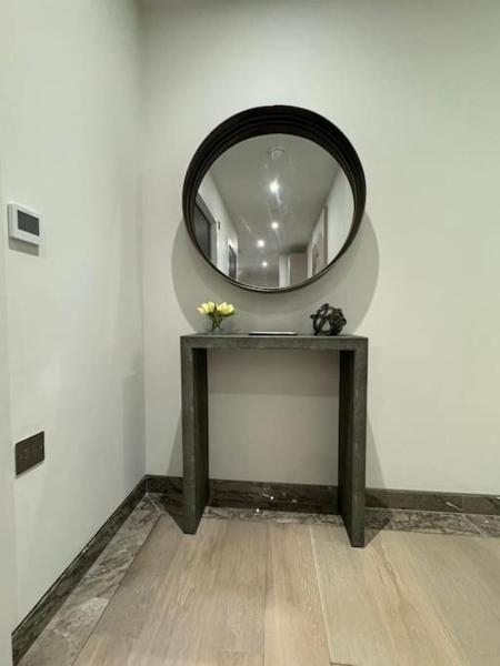Na zdjęciu widoczny jest obiekt Luxurious Studio - Central Prime Reading Location- CHRL F18 położony w mieście Reading.