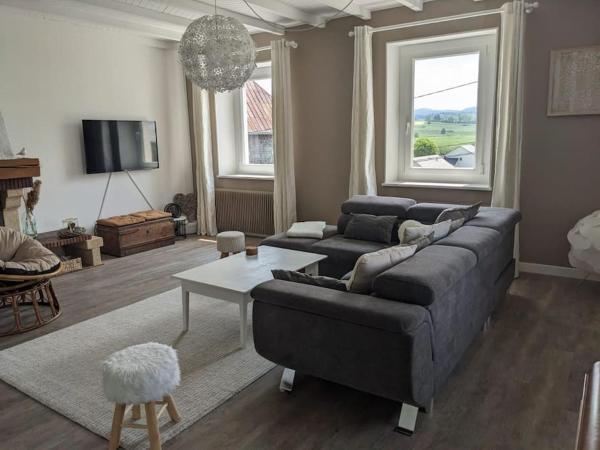 A la foto es mostra l'objecte GRAND APPARTEMENT COSY DANS MAISON DE CAMPAGNE situat a la ciutat de Saint-Pierre.