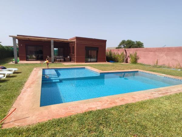 Nella foto è visibile l'oggetto Villa piscine, sans vis-à-vis ! situato nella città di Aguenza.