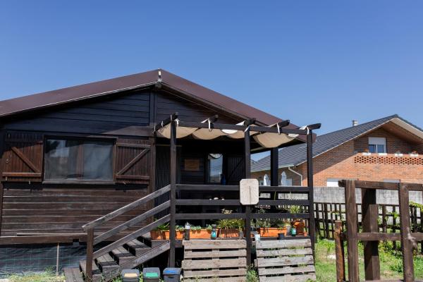 Na fotografii je vidět objekt Gothes Chalet Javier nacházející se ve městě Calvão.