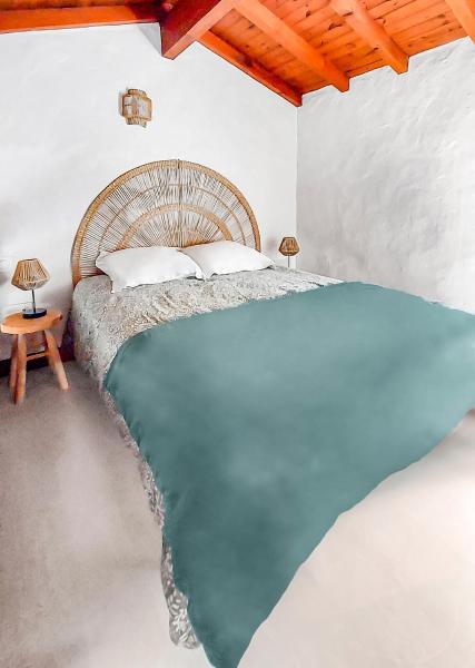 A la foto es mostra l'objecte Séjour ressourçant dans un cadre paisible et vert - Appartement 5 situat a la ciutat de Médis.