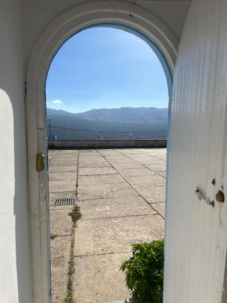 A la foto es mostra l'objecte Casa shohada situat a la ciutat de Xauen.