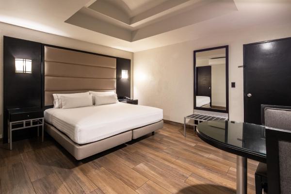 A la foto es mostra l'objecte Hotel Astor Tijuana situat a la ciutat de Tijuana.